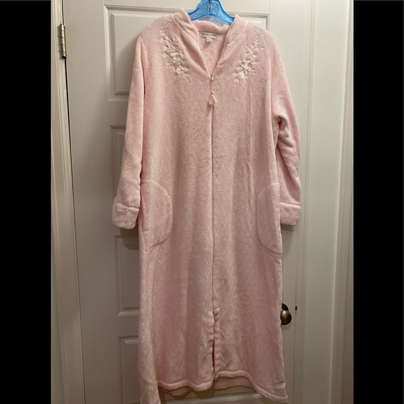 Miss Elaine Intimates & Sleepwear Miss Elaine Fleece Robe With